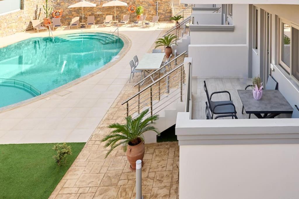 Superior Family Apartment W/Pool Dining Area Σταυρωμένος Εξωτερικό φωτογραφία