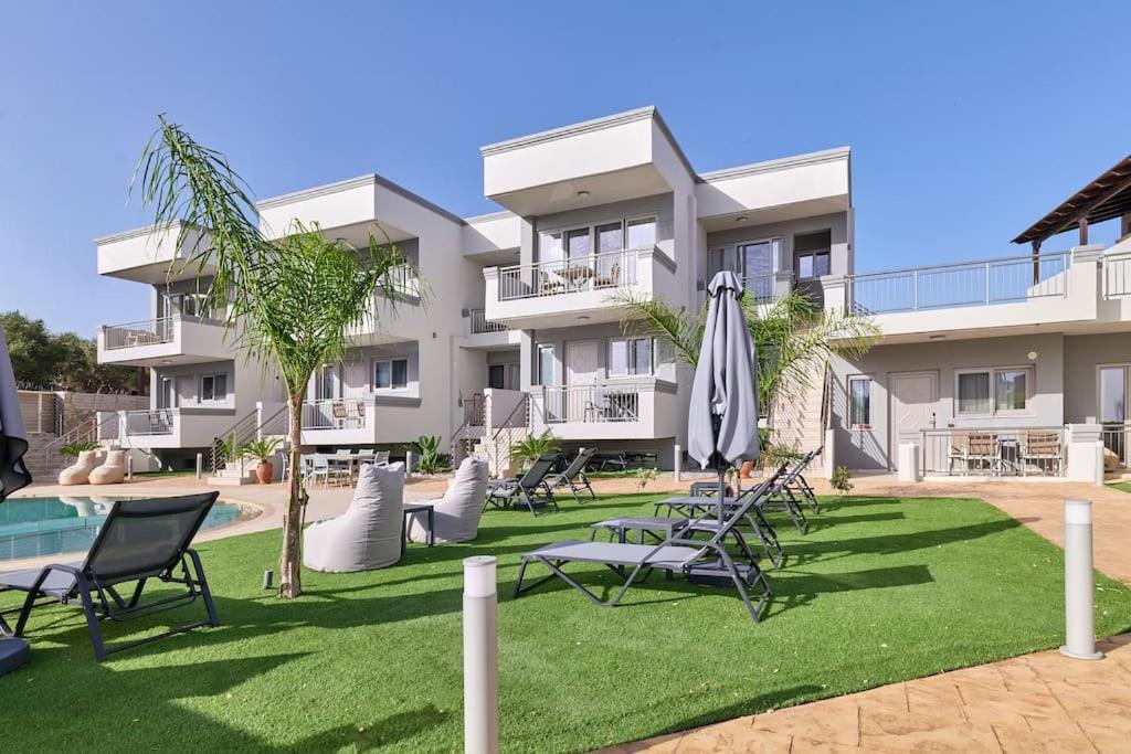 Superior Family Apartment W/Pool Dining Area Σταυρωμένος Εξωτερικό φωτογραφία